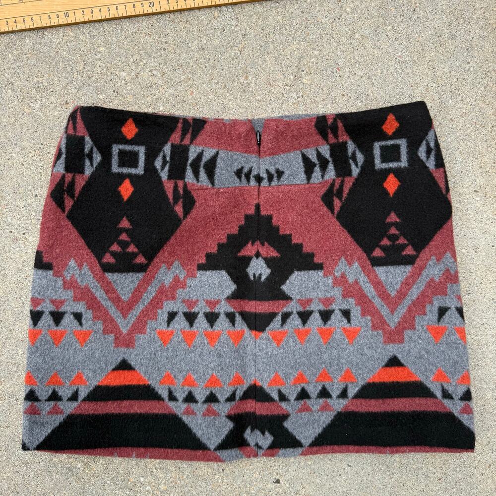 Gap Mini Skirt Wool Blend Aztec Print Red Black Southwest Ski Bell NWT Size 8 - Picture 2 of 10
